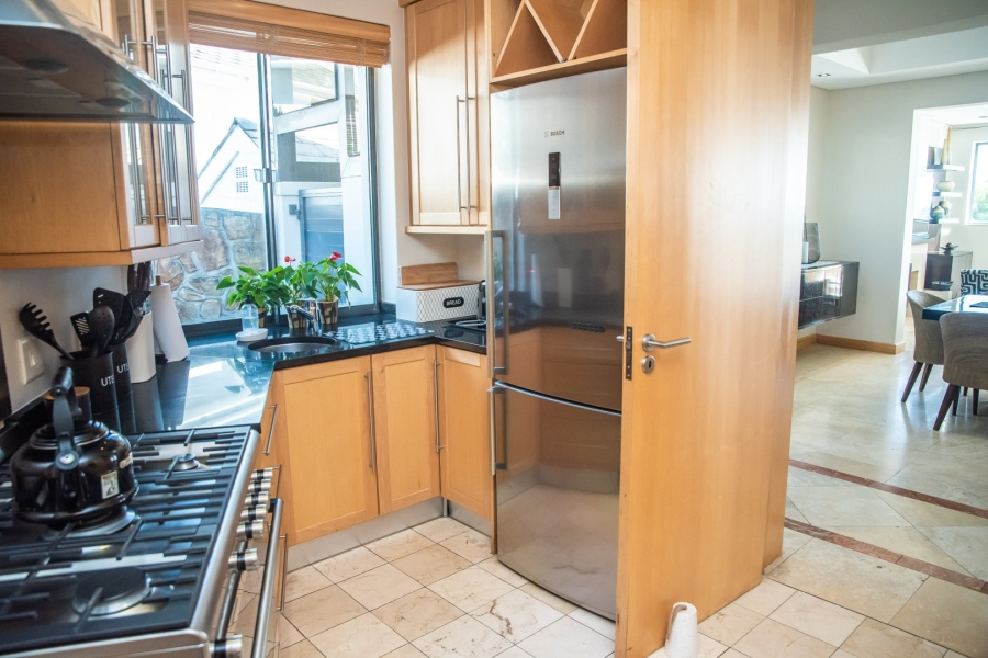 To Let 4 Bedroom Property for Rent in Camps Bay Western Cape